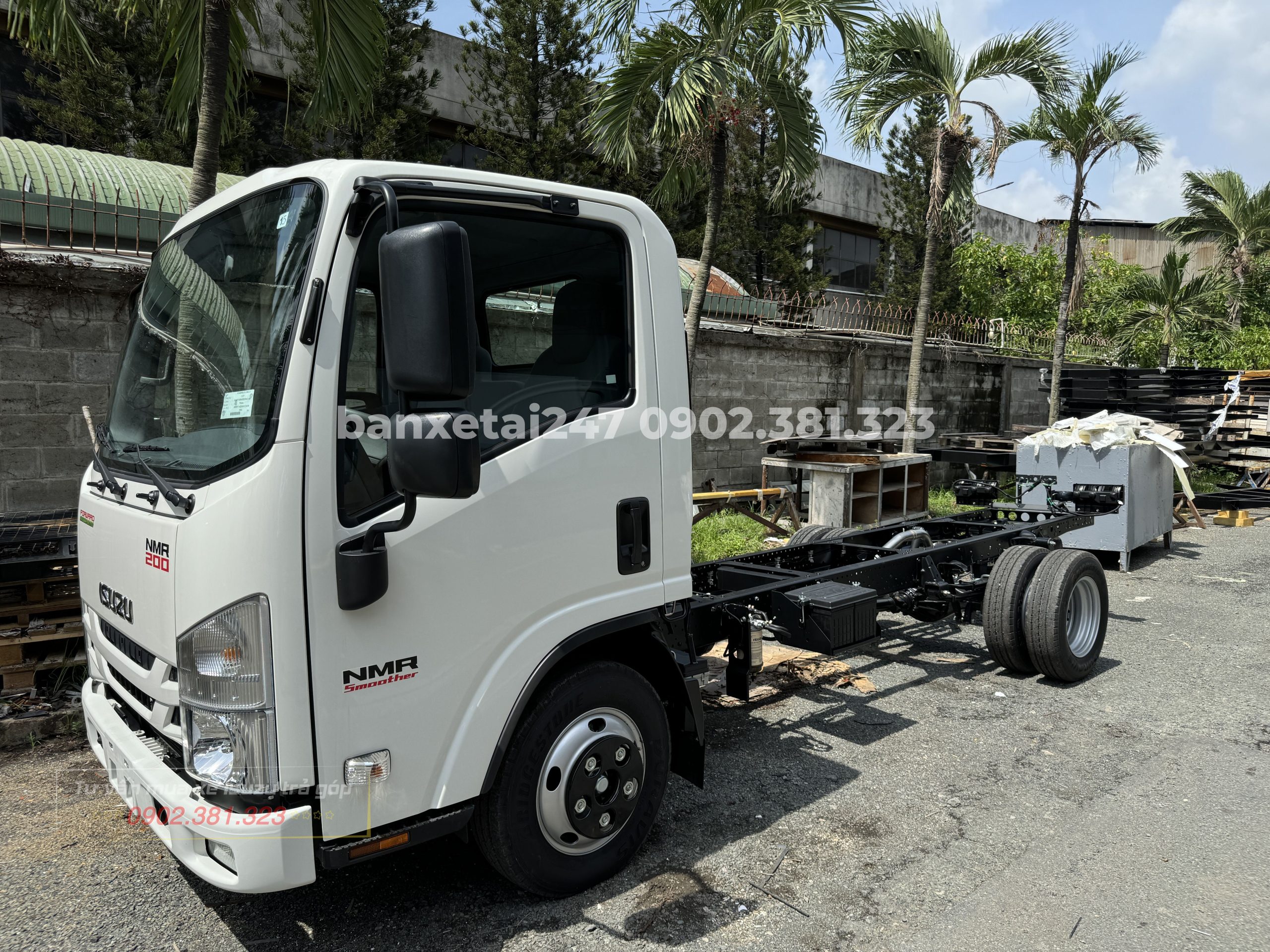 Ngoại thất Xe Tải Isuzu số tự động NMR200 E5 2024 Cao Cấp Mới nhất Xe Tải Isuzu số tự động NMR200 E5 2024 Cao Cấp Mới nhất